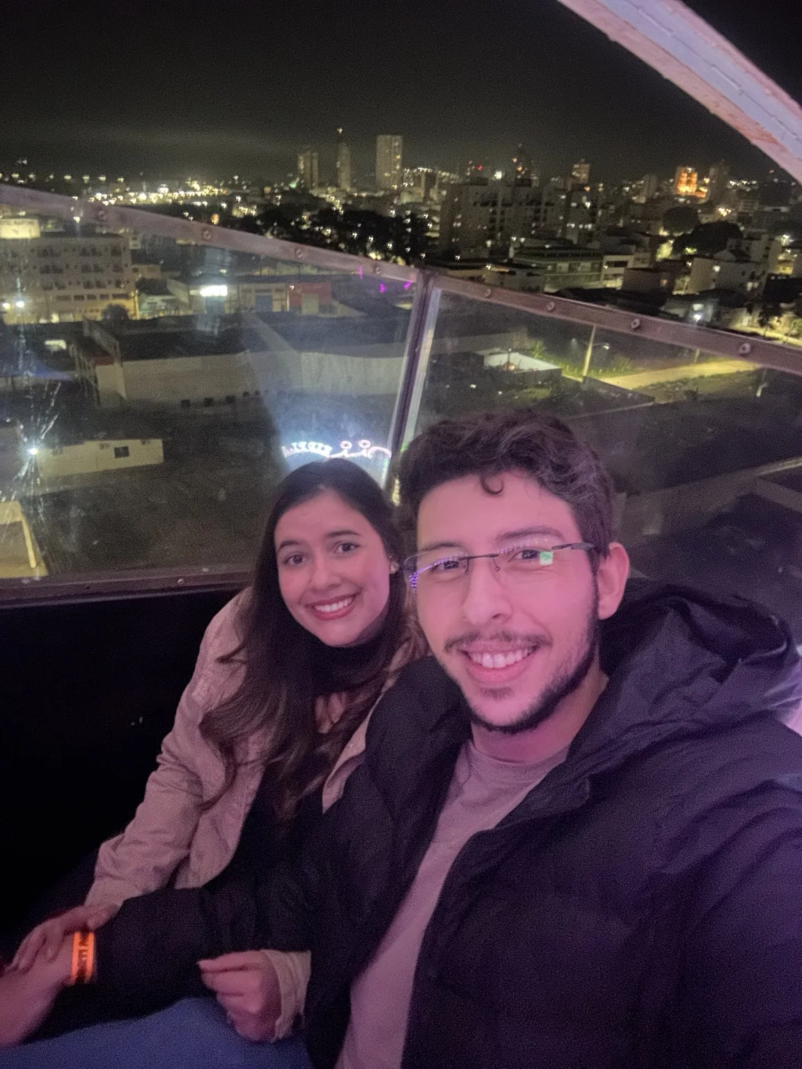 Passeio noturno do casal